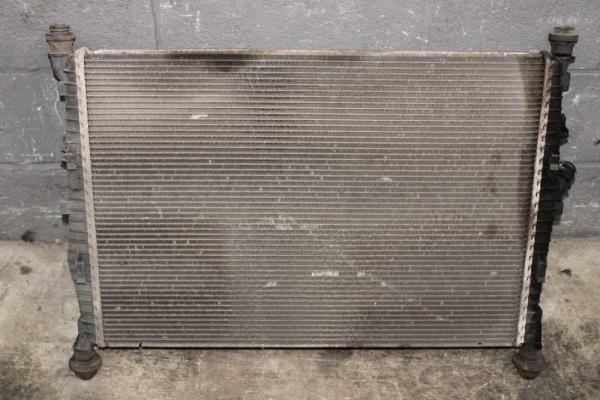 RADIATEUR FORD - Vue 1